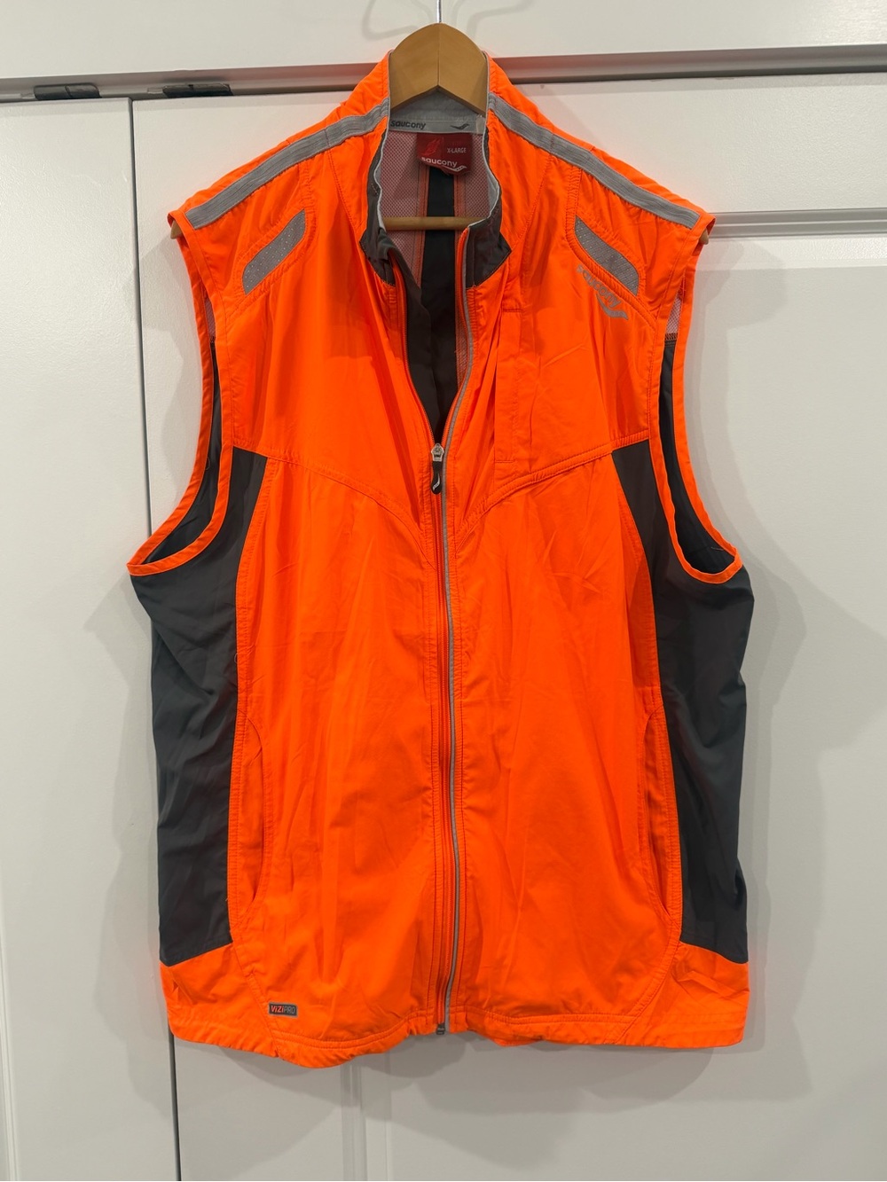 Saucony High-Visibility Orange Men's Windbreaker Vest - Lightweight Shell
